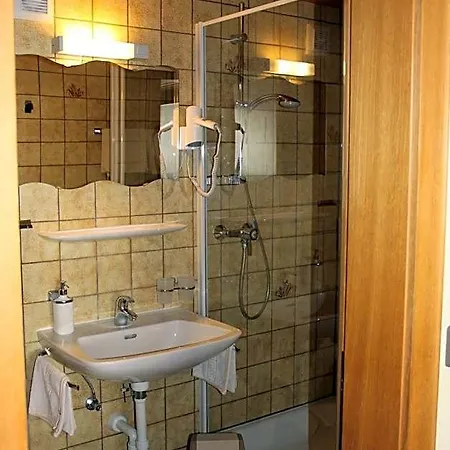 מלון Katharinahof Ferienpension 3*