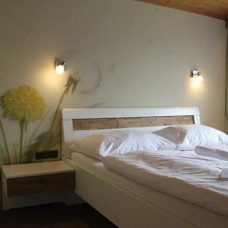 מלון Katharinahof Ferienpension 3*