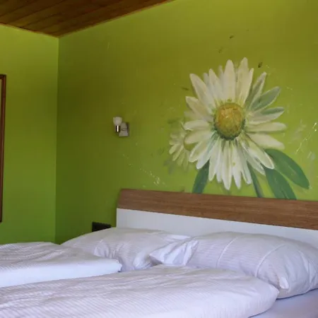 מלון Katharinahof Ferienpension 3*