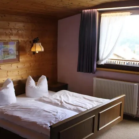 מלון Katharinahof Ferienpension 3*